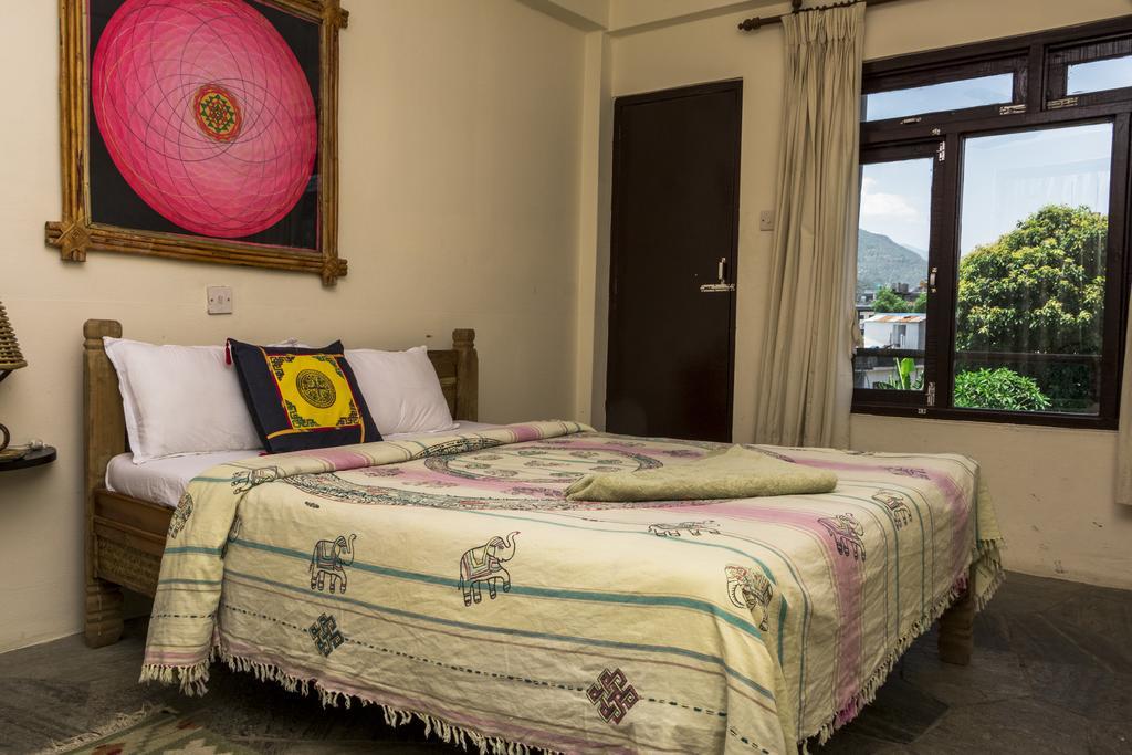 Peace Eye Guest House Pokhara Exterior foto